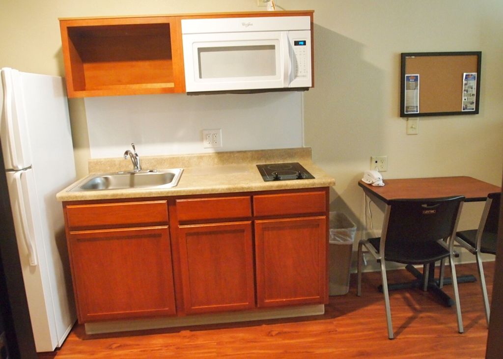 Woodspring Suites Odessa Room photo